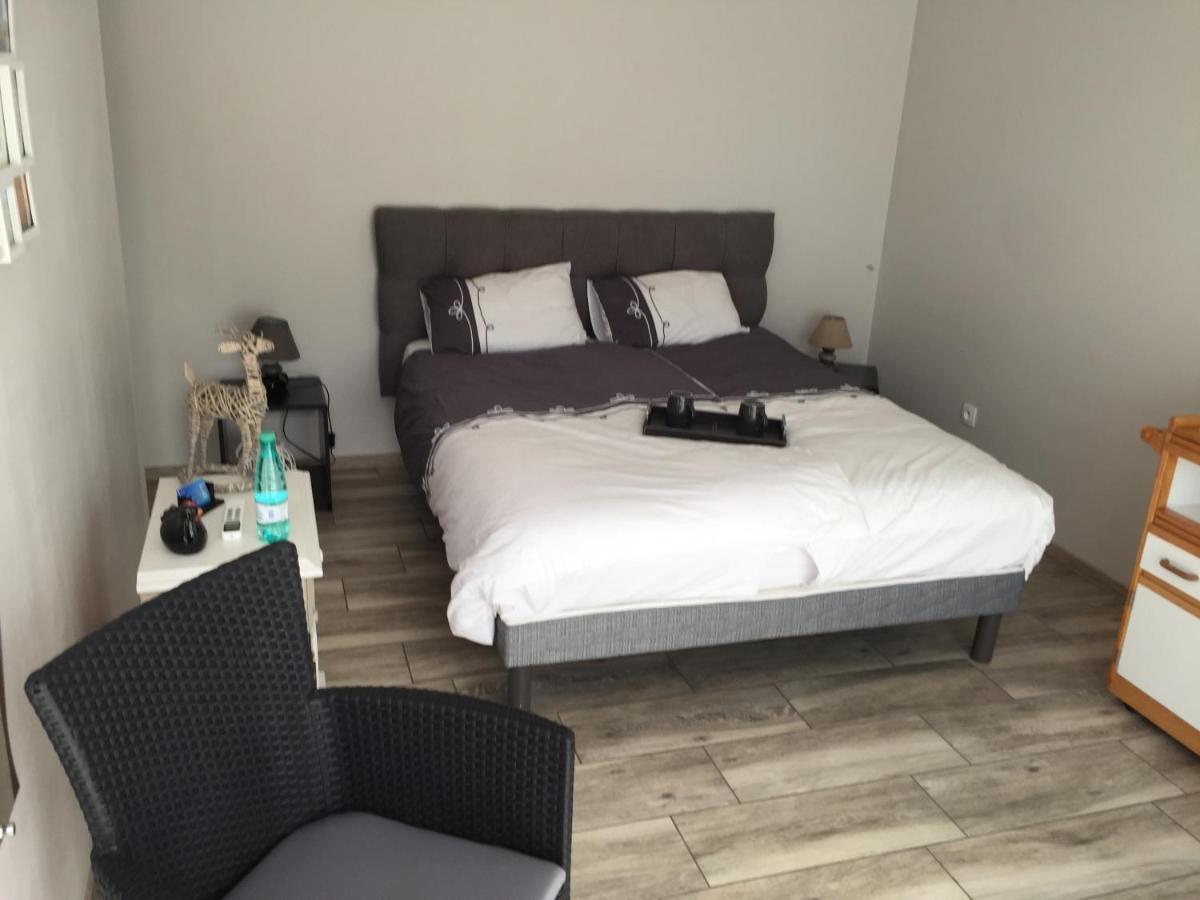 Alaguyauder Le Studio Chatillon-sur-Broue Exteriör bild